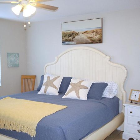 Naples Park Oasis - Cozy Two Bedroom Apartment Bagian luar foto