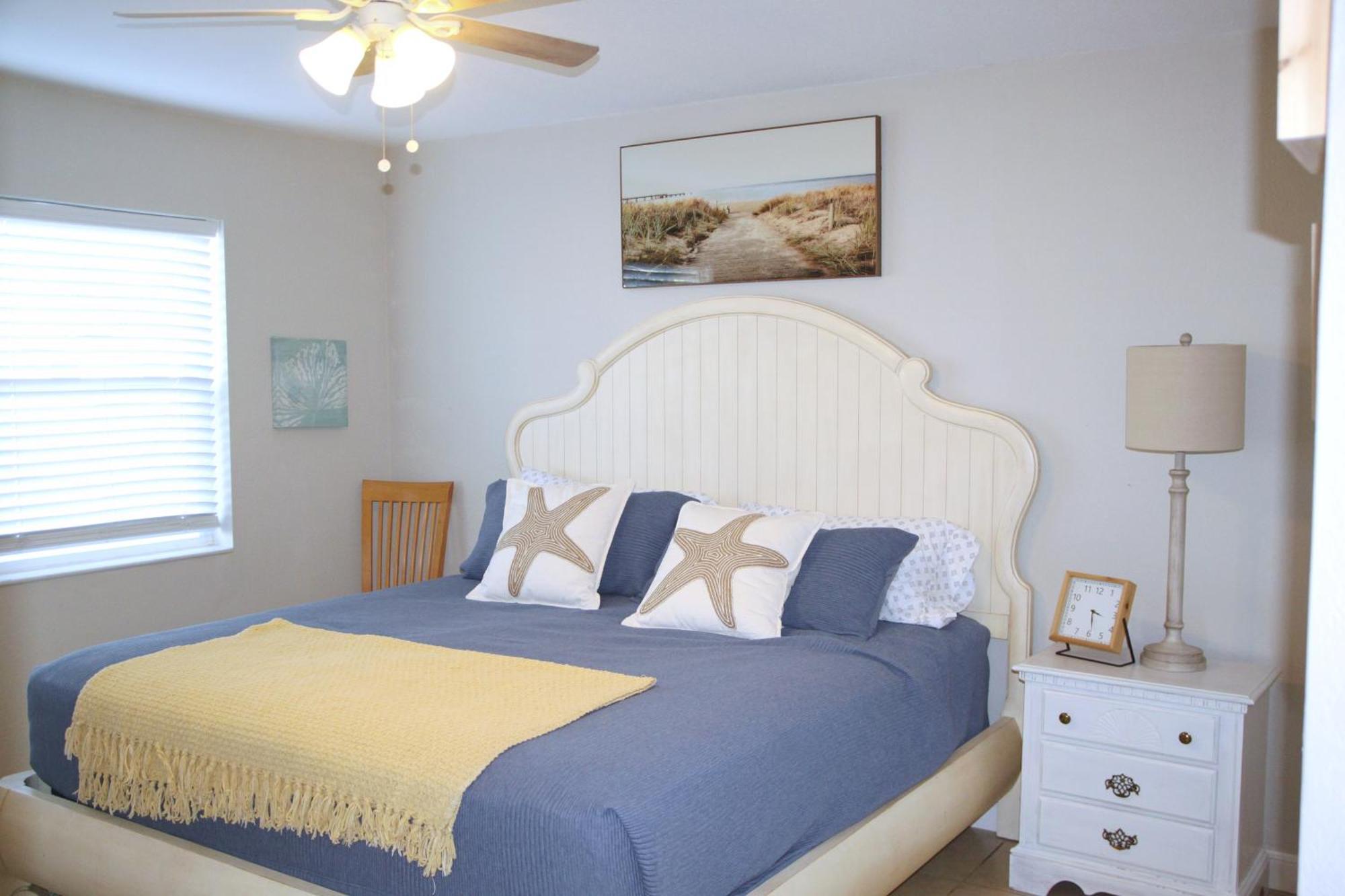 Naples Park Oasis - Cozy Two Bedroom Apartment Bagian luar foto