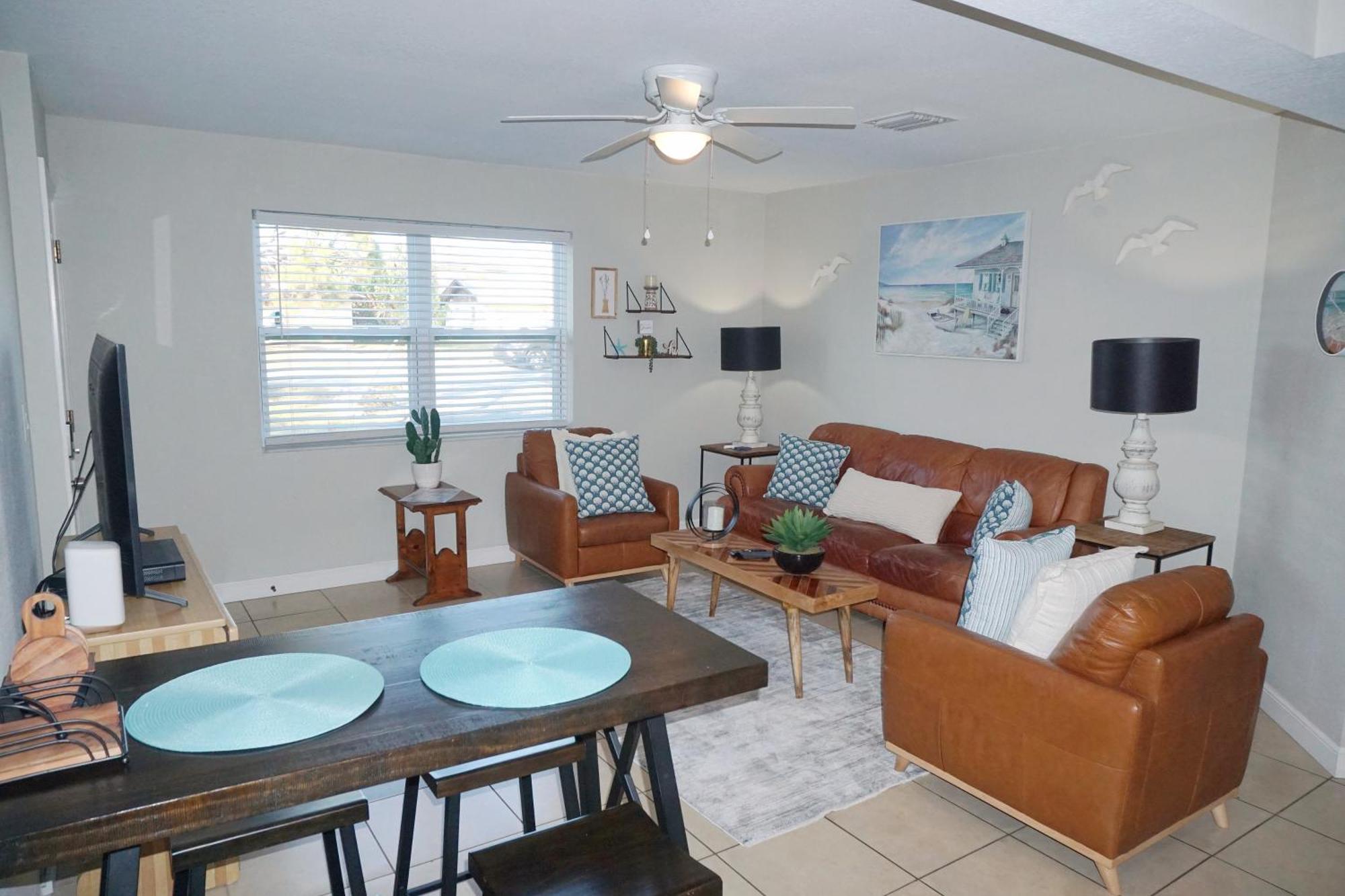 Naples Park Oasis - Cozy Two Bedroom Apartment Bagian luar foto