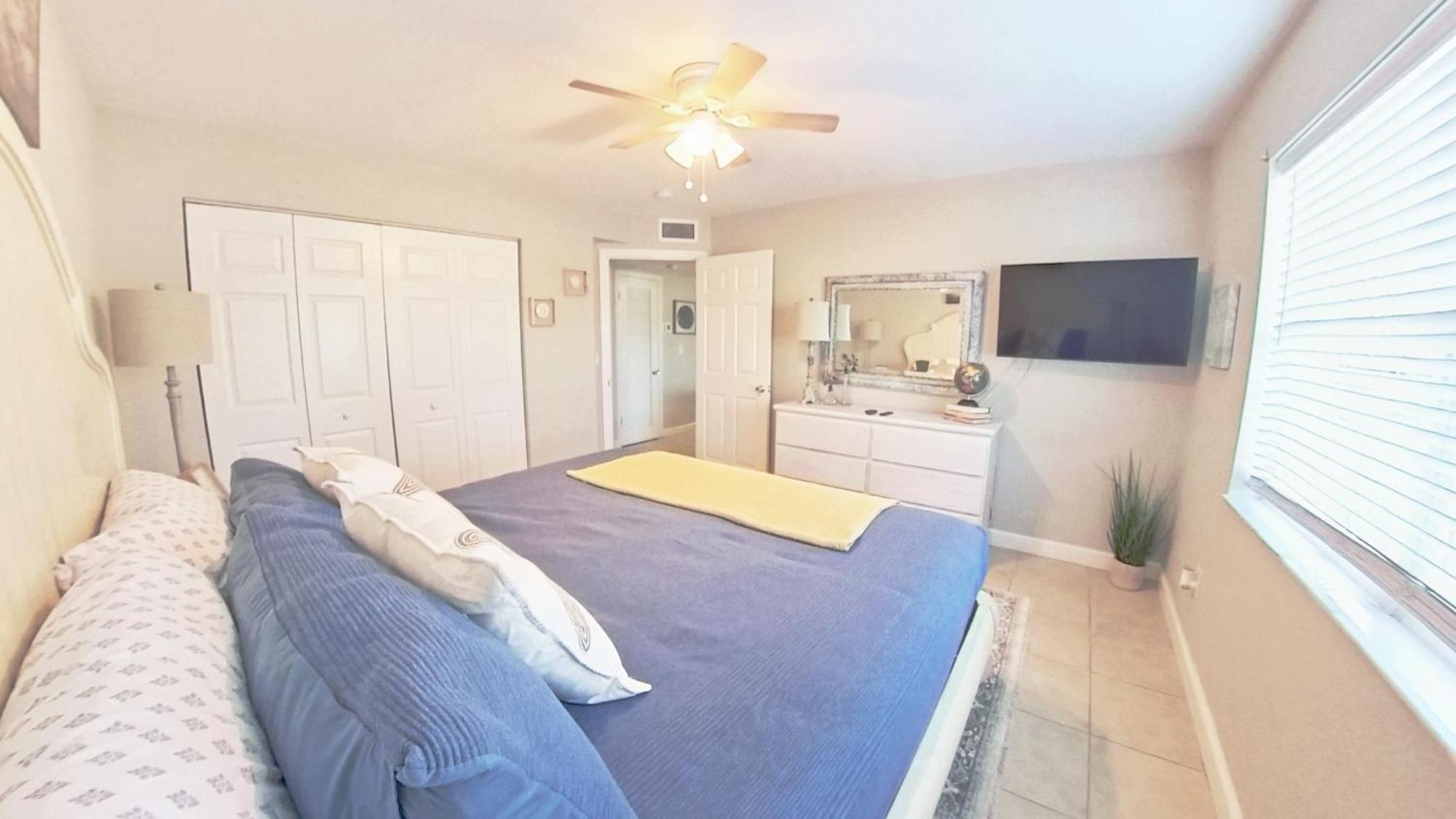 Naples Park Oasis - Cozy Two Bedroom Apartment Bagian luar foto